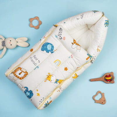 Little Animals Carry Nest